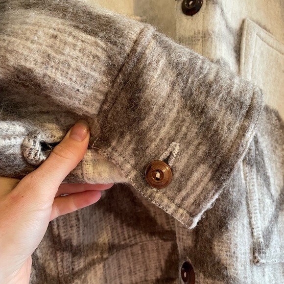 Vintage Ecuador Warm Oversized 100% Virgin Wool Coat - Picture 7 of 13